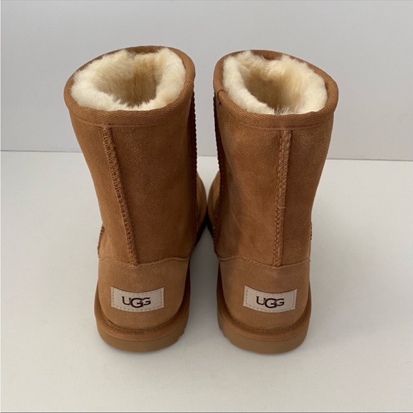 UGG Classic Short Boots Chestnut Women’s 8 NIB NWT - Picture 7 of 8